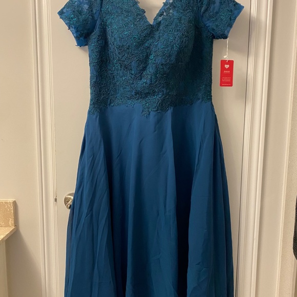 BNWT Tea Length Mother of The Bride Dress, size 16w - Picture 4 of 6